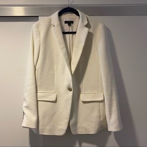 White tweed blazer with contrast collar